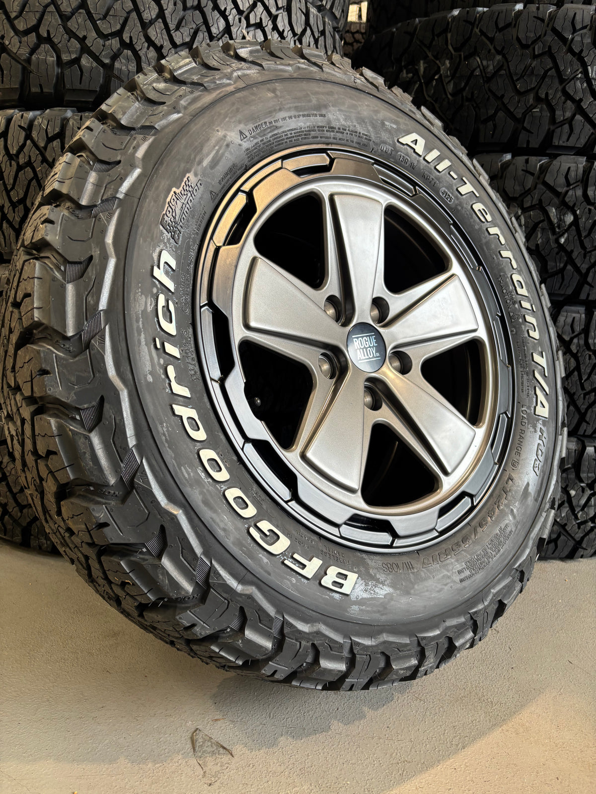 Rogue Alloy Ritual in Satin Grey
