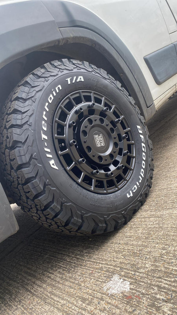 Rogue Alloy centre cap sticker
